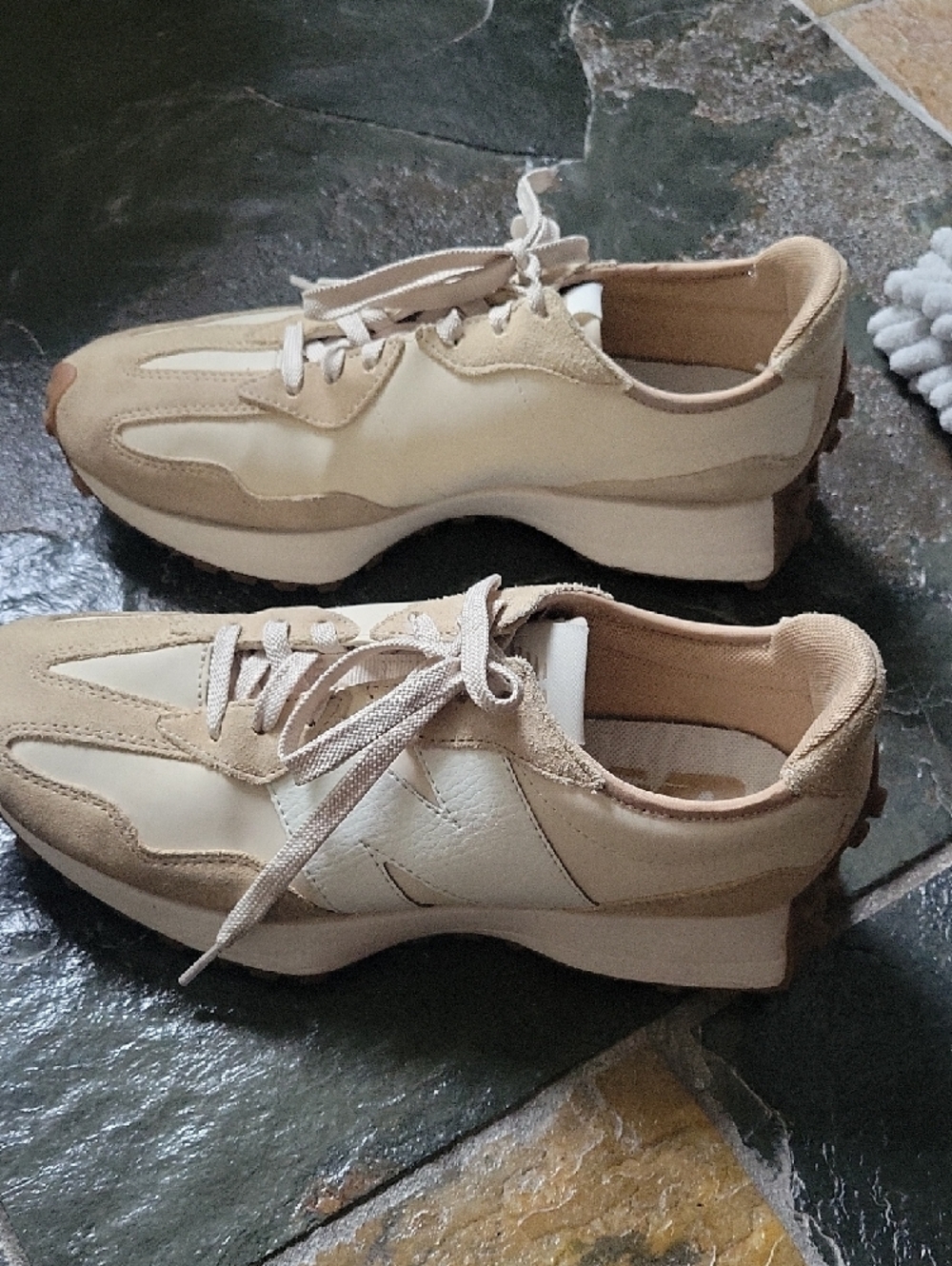 New Balance Cream and Beige Retro Runner Sneakers Men's 9.5, Women's 11